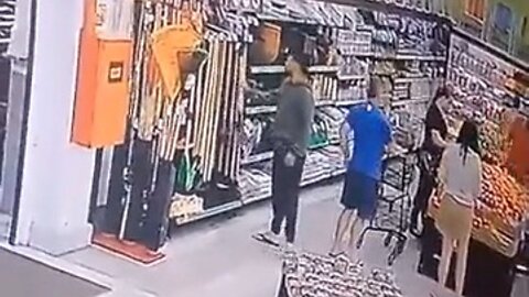 Absolute Maniac In Brazil Grabs A Shovel Off The Shelf And Beats The Supermarket Manager With It