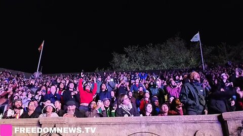 Crowd Chants ‘Tax the Rich’ While Kathy Hochul Speaks in Event for Mamdani