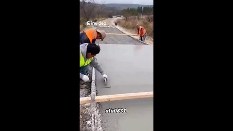 😂 When you try to help at work but end up leaving your mark forever 🐾👷‍♂️💀 AI captured