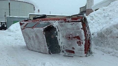 Worst Way to Remove Snow from a Car
