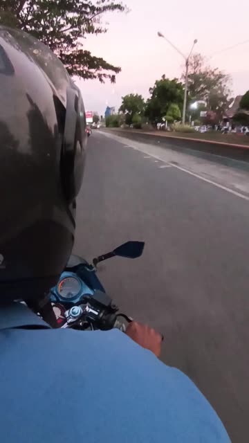 Riding HONDA CBR 150R CBU thailand