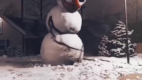 🎃⛄ Snowman Prepares for Halloween... Or Something Else? | TheHauntingHour
