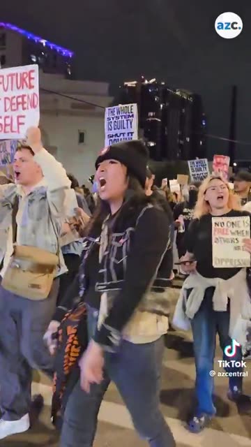 “From Palestine to Mexico, the border walls have got to go”. Send these stupid women to ...