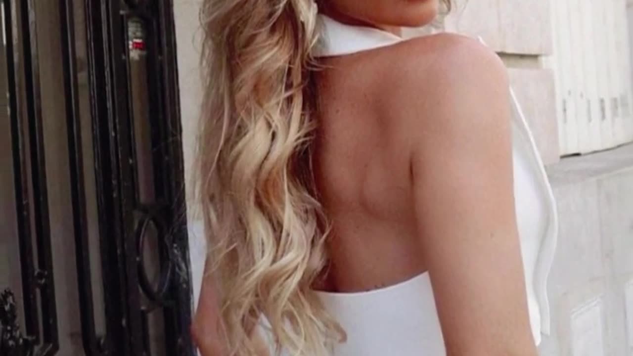 Brooklyn Kelly - Australian model, social media influencer _ Biography & info.