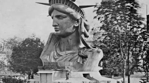 Rare Photos of the Statue of Liberty and Eiffel Tower Under Construction