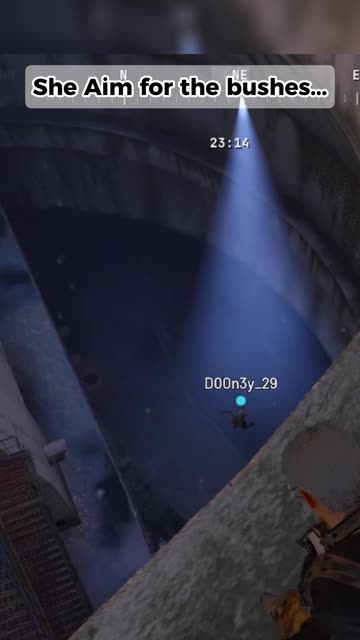 She Aimed for the Bushes… It Didn’t End Well 😭