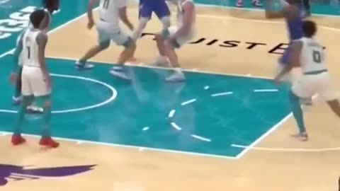 Wendell Carter Jr. Posterizes TWO Defenders‼️ Monster Dunk Shocks the Crowd | NBA 2025 Highlights