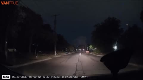 Strange humanoid figure filmed by an Uber driver late night in Dallas