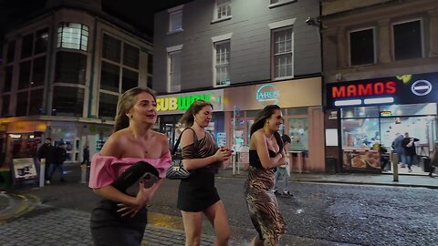 Liverpool Night. Icy wind. Very cold in winter and icy wind. Girls freezing