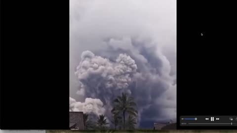 There's something REALLY weird going on! A 3000 mile wide GREEN presence shows up on satellite!!