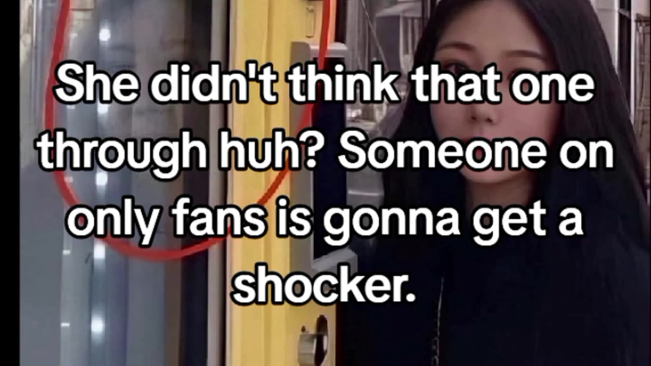 “When Your Selfie Doesn’t Match Your Reflection 😳😂”