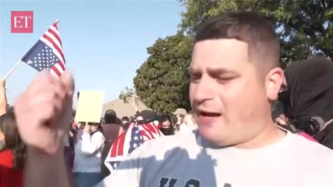 US Immigration Crackdown | Chaos in Chicago, major scuffles as anti-ICE protesters clash with police