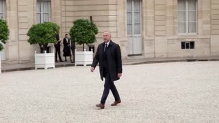 France's Macron holds crunch talks with party chiefs