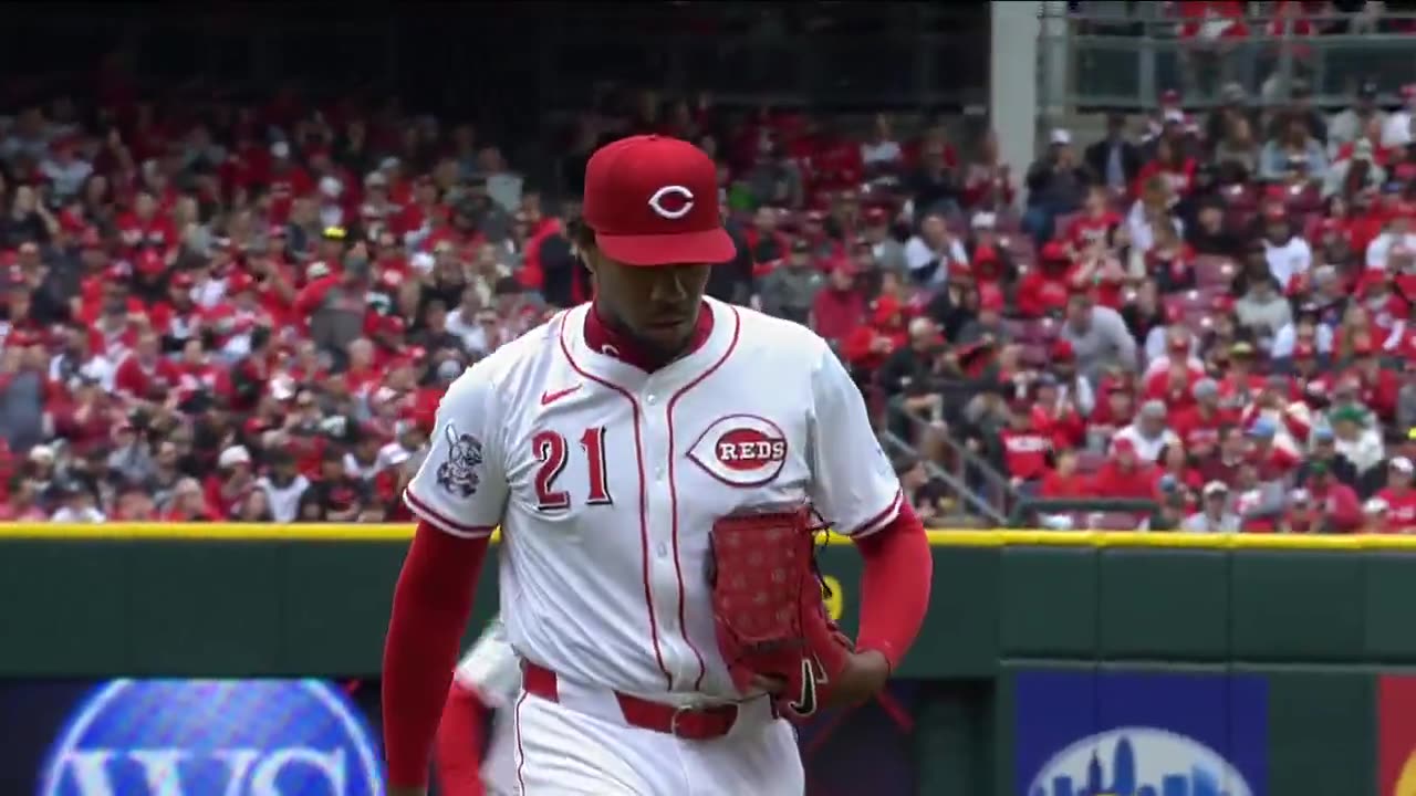 MLB - Seven strikeouts through three innings for Hunter Greene 😳