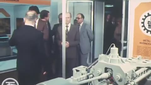 En La Exposición De Maquinaria Soviética