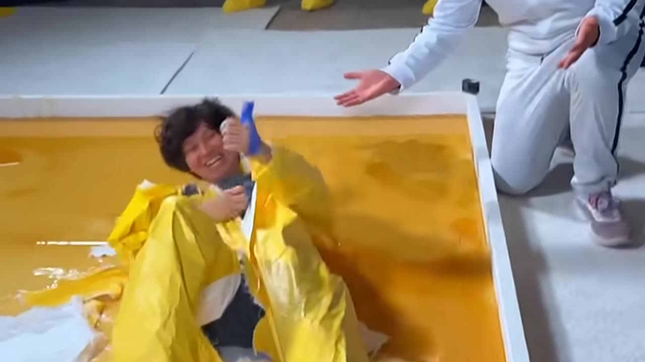 HUMAN GLUE TRAP