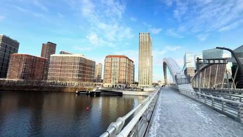 Moscow Walking Tour... Now Contrast this with Paris, London, Berlin, NYC etc...