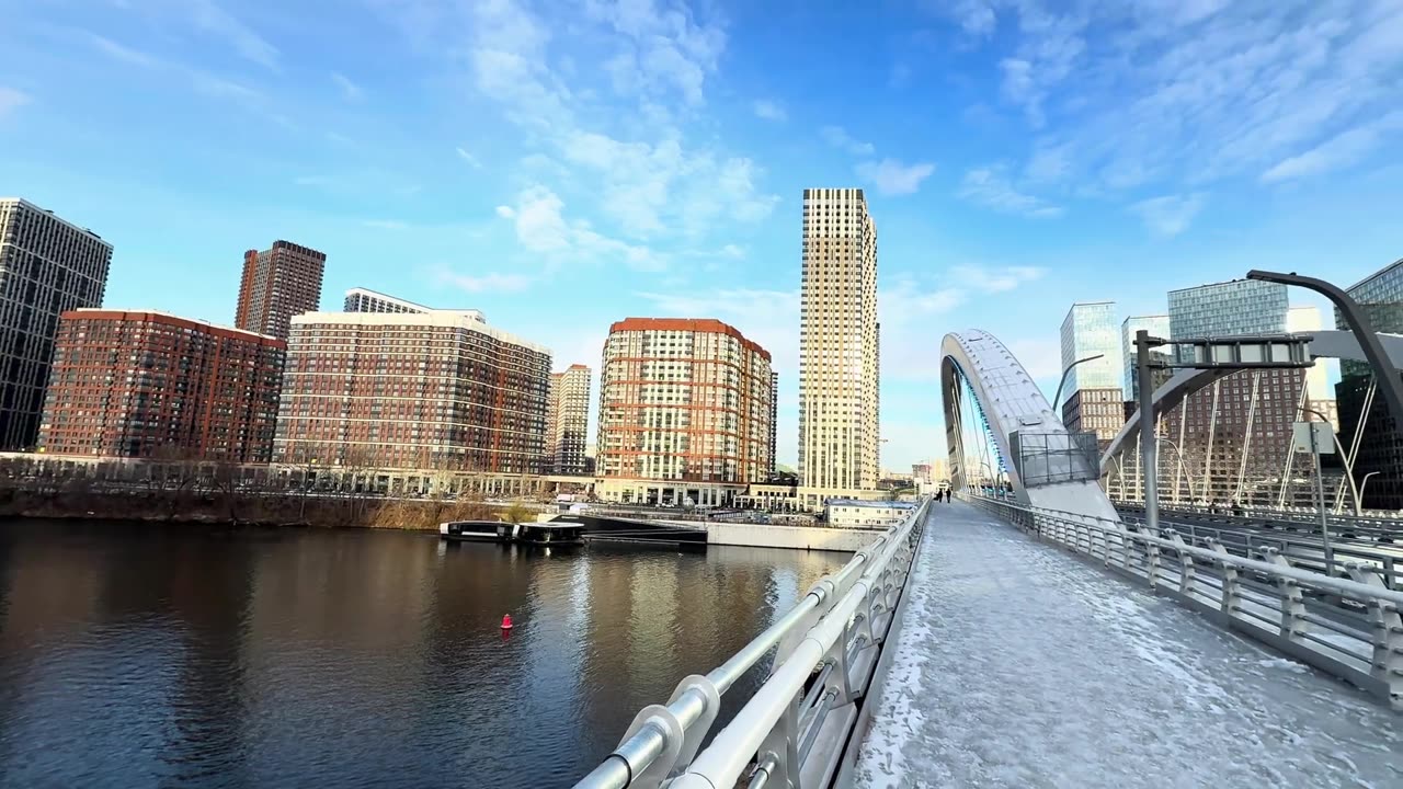 Moscow Walking Tour... Now Contrast this with Paris, London, Berlin, NYC etc...