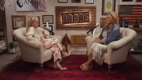 ROSEANNE UNLEASHED- Bolder Than Ever Plus a Peak at Her New Show | Roseanne Barr Podcast