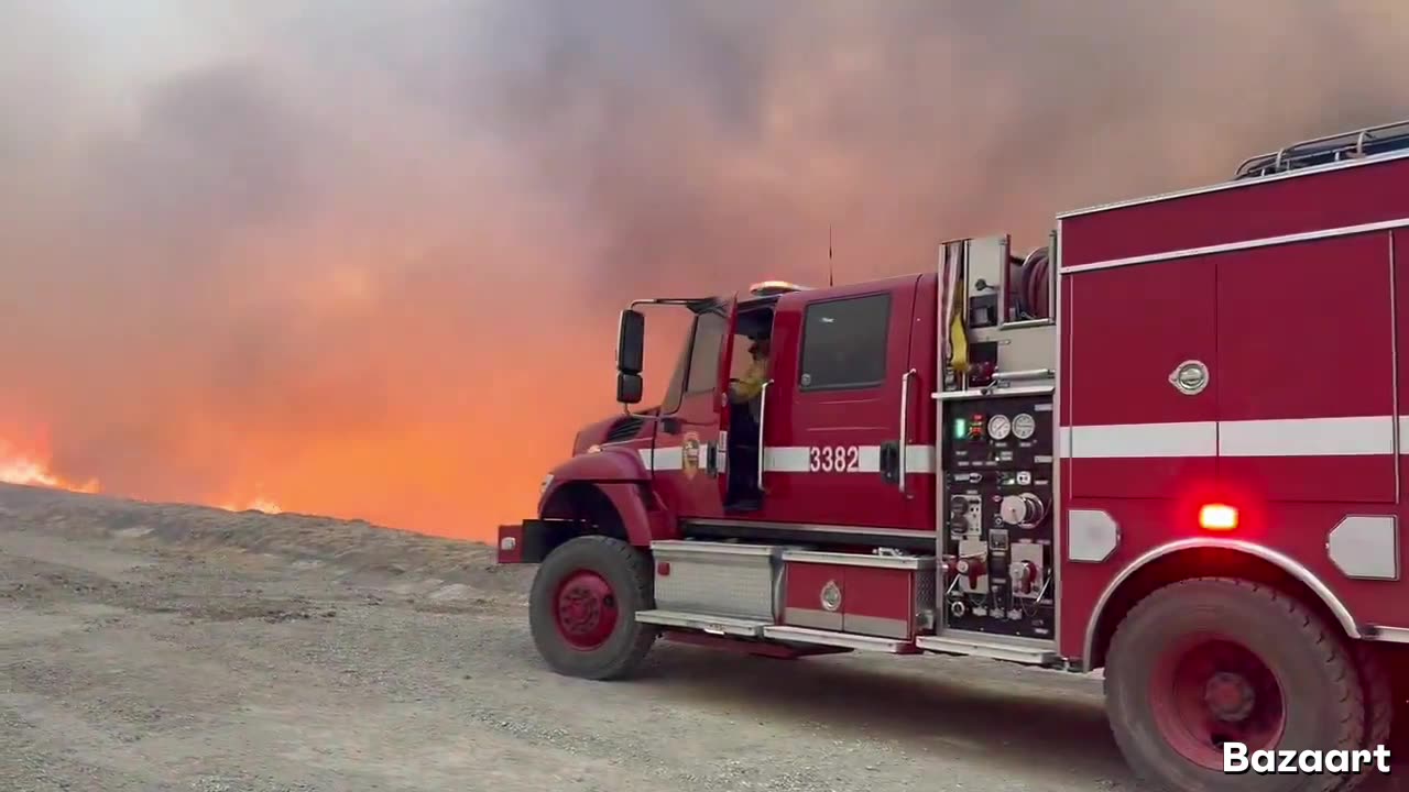 A new fire has broken out in Los Angeles.