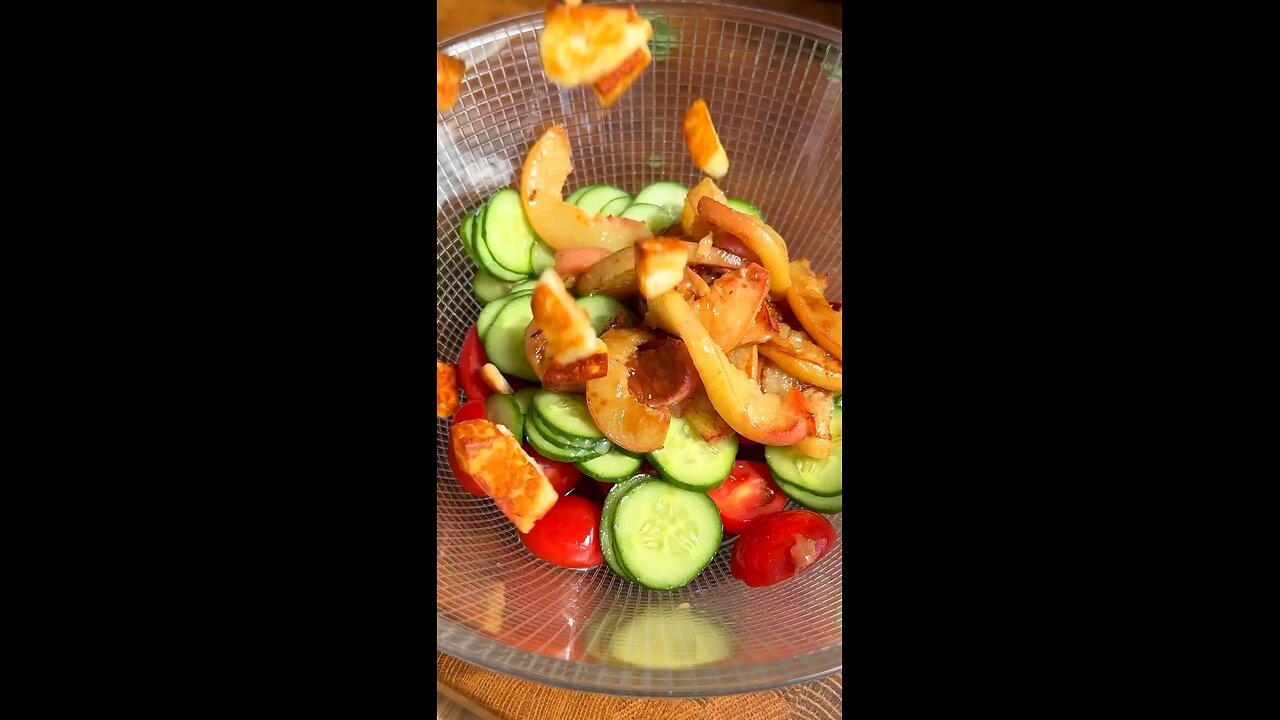 Crispy Halloumi Salad