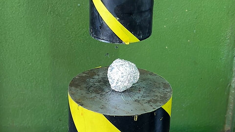 Hydraulic Press Vs Aluminium Foil