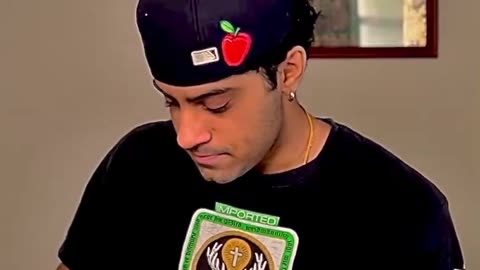 A guy bought Earbuds from the Trump website and guess what did he receive