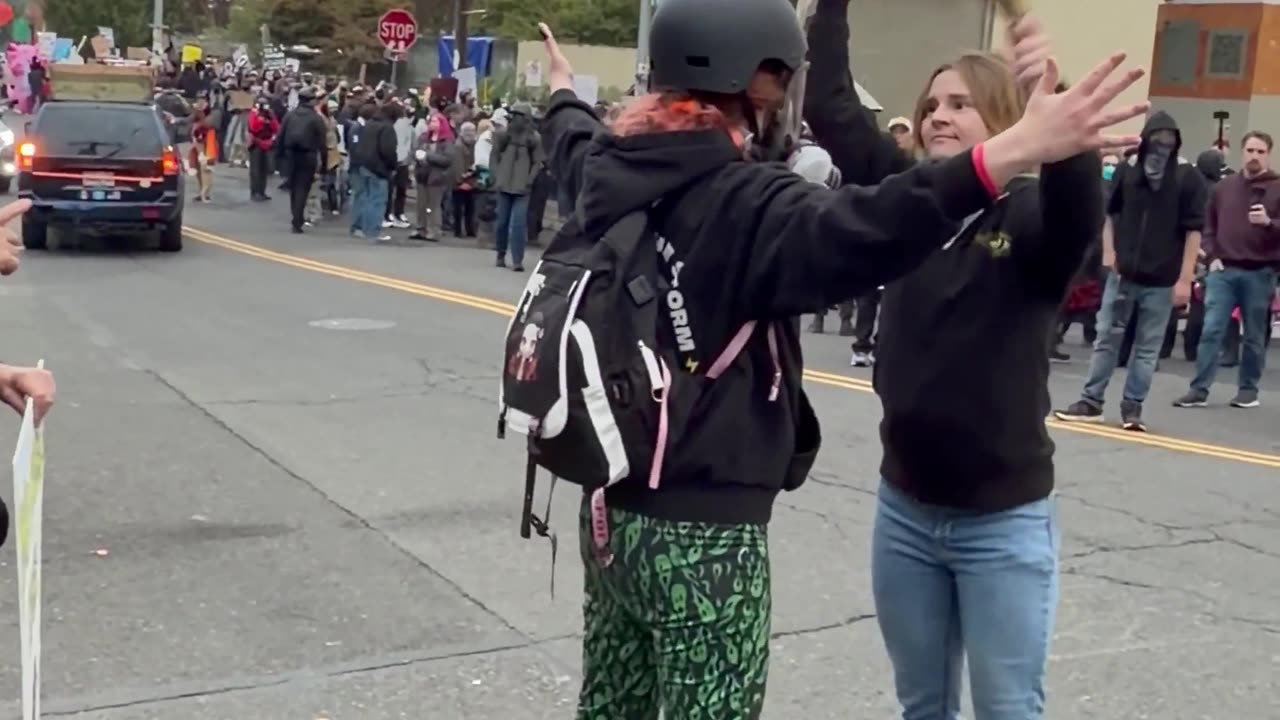 Breaking: Trantifa militant Michelle “Michael” Backes sucker punches pro-ICE counter protester