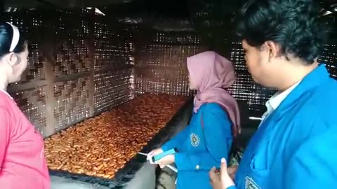 From Tradition to Innovation: KKN Collaboration with Local Snack Seller