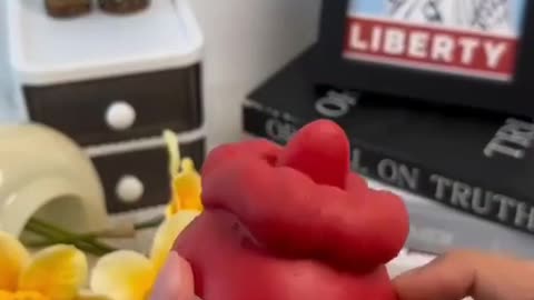 What to give a friend for her birthday? 😬