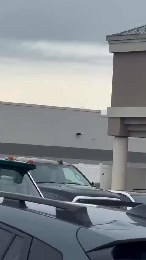 Helicopter spins out of control before crashing in Hammonton, New Jersey