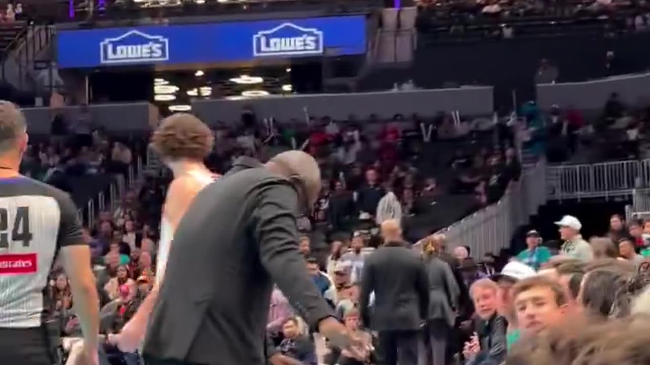 Josh Giddey had a fan ejected from the game after the fan allegedly made a pedo joke toward him.