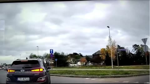 Wymuszenie na rondzie