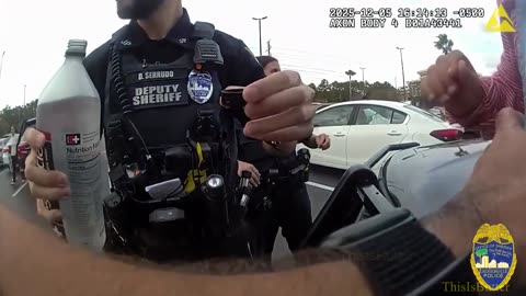 Jacksonville police officers rescue toddler when it was locked inside a minivan