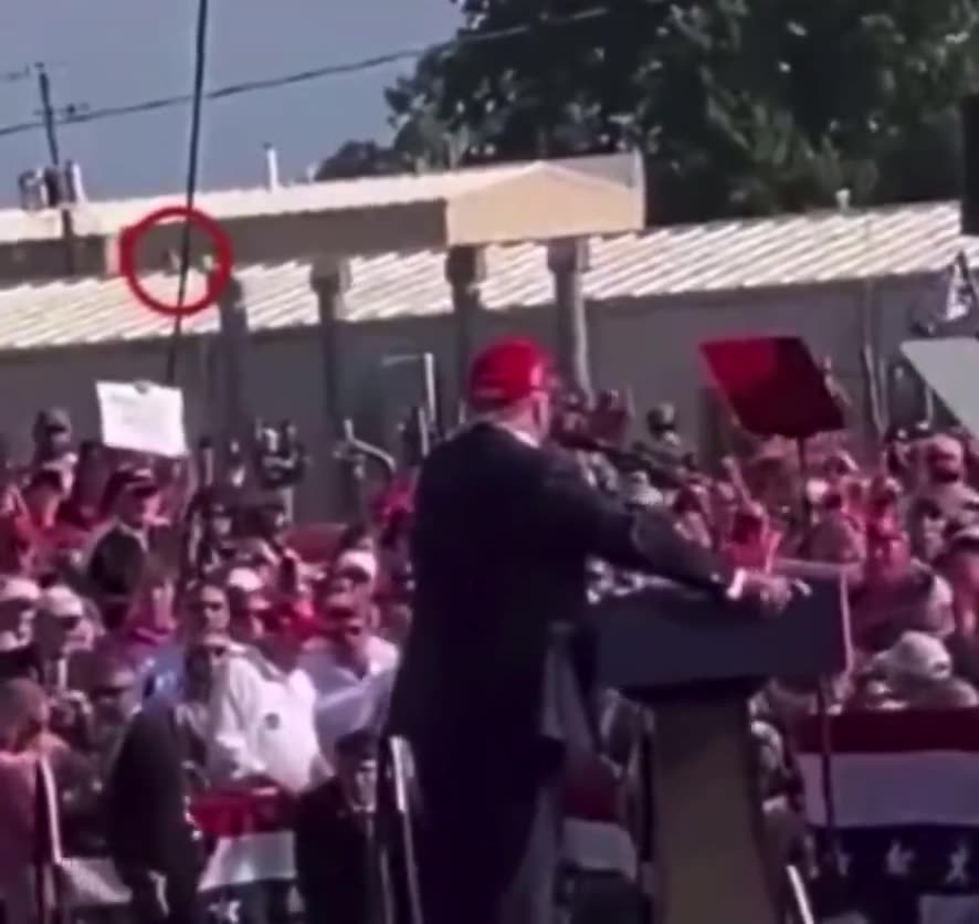 You are really telling me that not a single person on Trump’s “security” team noticed this?