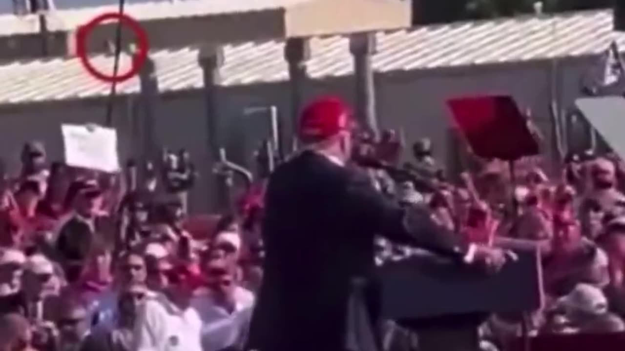 You are really telling me that not a single person on Trump’s “security” team noticed this?