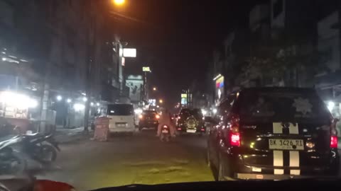 Weekend Night Vibes in the City | Busy and Lively Streets
