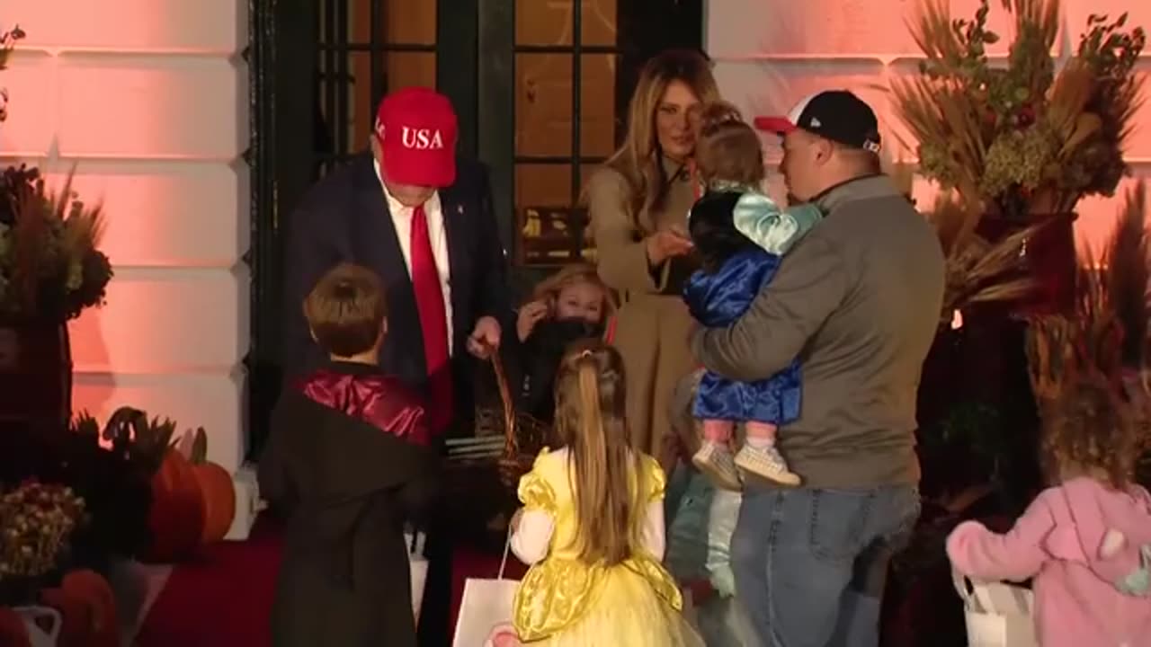 Trump & Melania Greet Kids at White House Halloween Bash | Festive Night in Washington | AC15