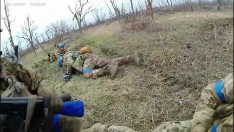 💣🇺🇦 Ukraine Russia War | Ukrainian Squad Pinned Down and Hit by Grenade | RCF