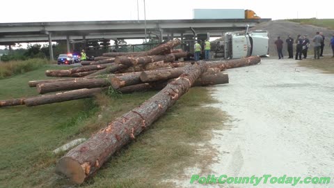 18 WHEELER TURNS OVER, LIVINGSTON TEXAS, 10/21/25...