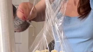 Save the icing, save the day - clever cake protection trick! 🎂