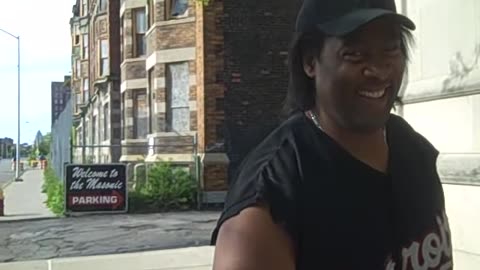 HOMELESS FRIEND ON THE SHEA SHOW PART2.AVI