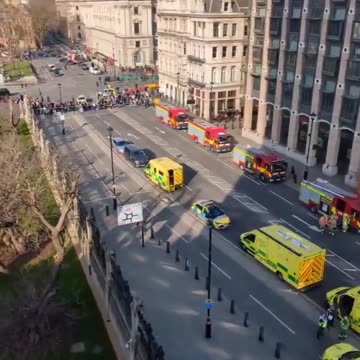 The "free Palestine" numpty who climbed Big Ben in London is filming himself