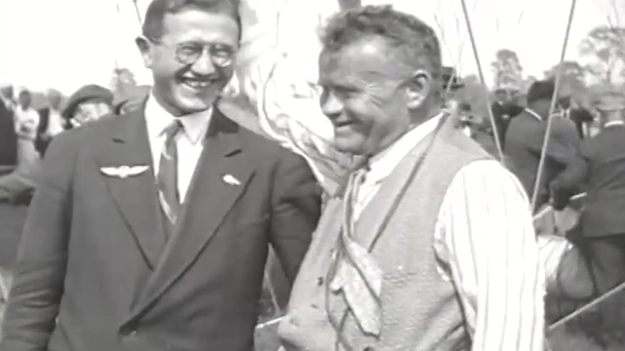 Balloon Race and Airplanes on Field - Balloon Race and Airplanes on Field - fc-fc-1209