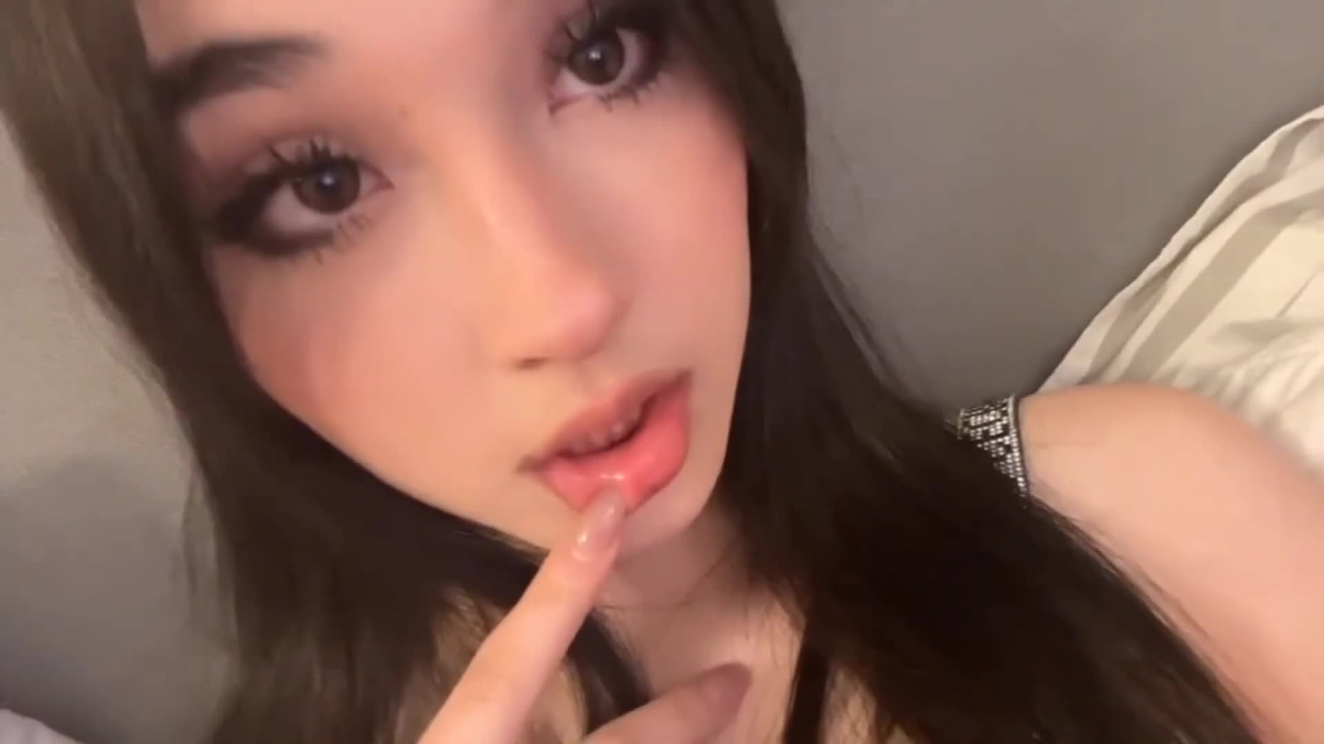 Amazing Beautiful Girls with Pristine Hair