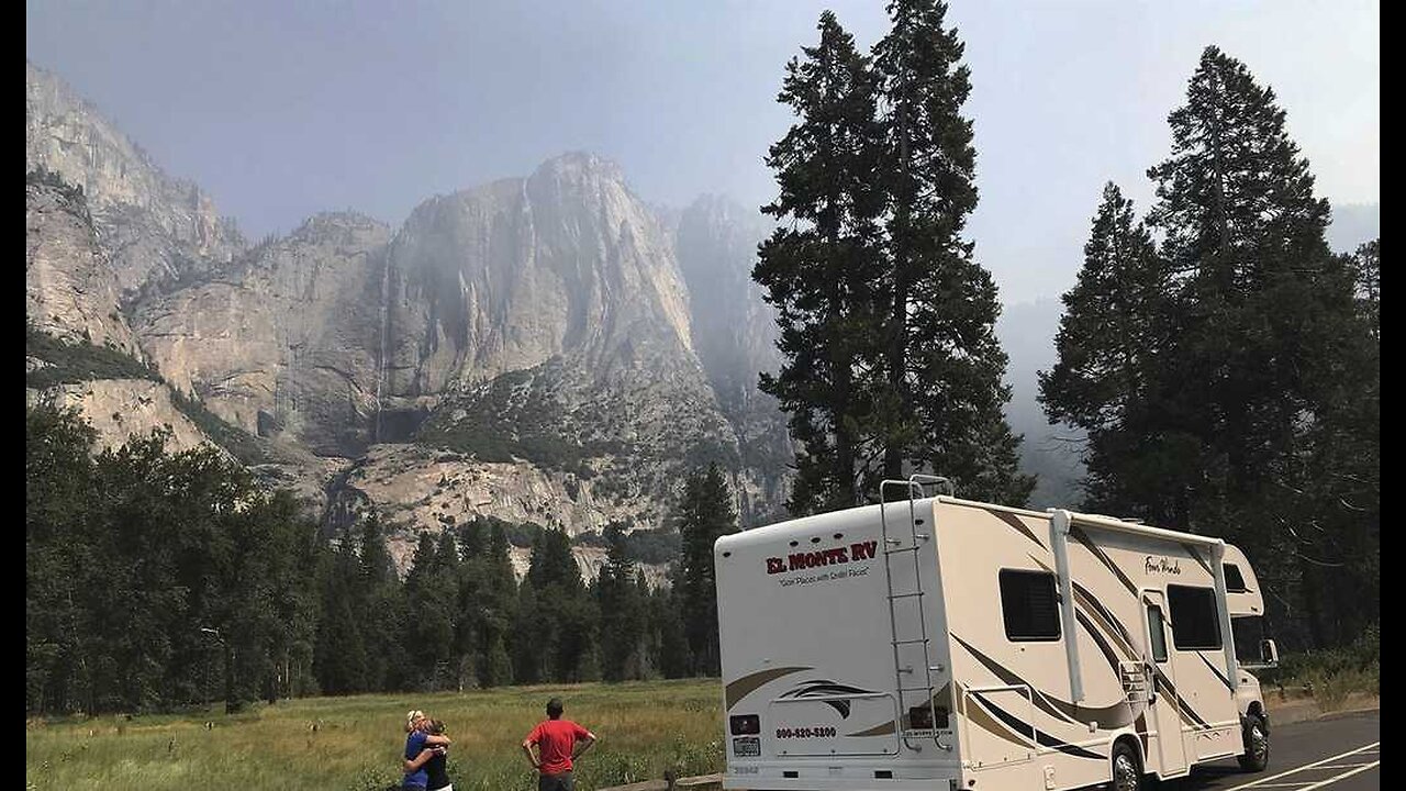 NPS Staffers Hang Upside-Down Flag in Yosemite to Protest Firings -- They Don't Get