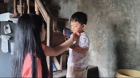 Grey Finds Mama and Papa