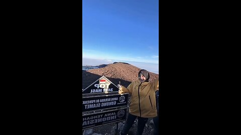 🌄Gunung bukan hanya pemandangan tapi charger energi semakin aku mendaki semakin kuat aku rasakan