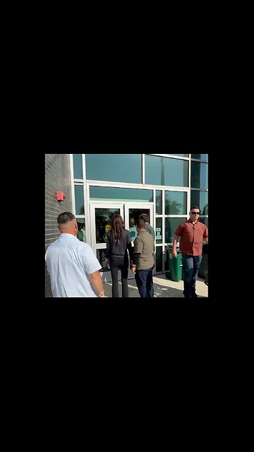 DHS Chief Kristi Noem Barred at the Door of Broadview Municipal Building, IL