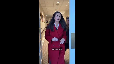 🏛🖊 Trump turns White House into his personal Truth Social museum